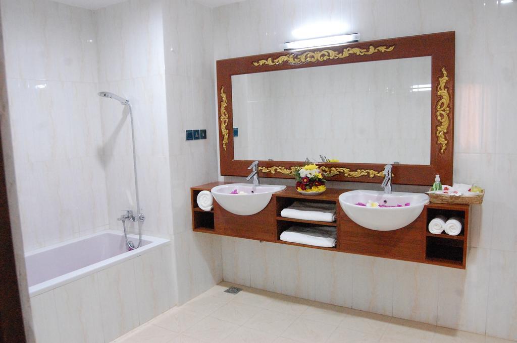 Su Tine San Royal Palace Hotel Bagan Oda fotoğraf