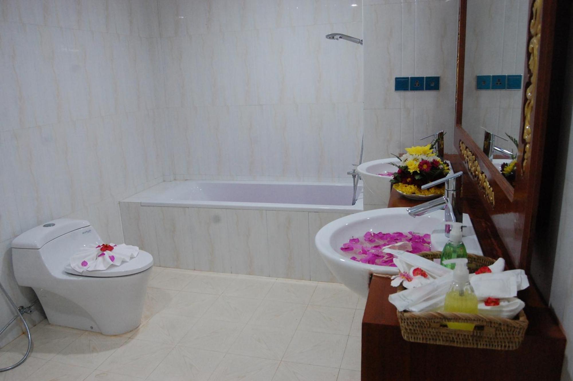 Su Tine San Royal Palace Hotel Bagan Dış mekan fotoğraf