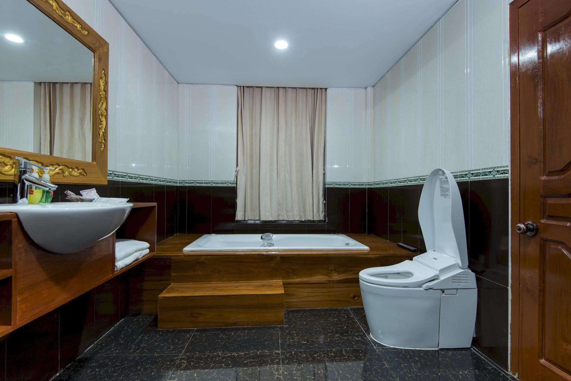 Su Tine San Royal Palace Hotel Bagan Dış mekan fotoğraf