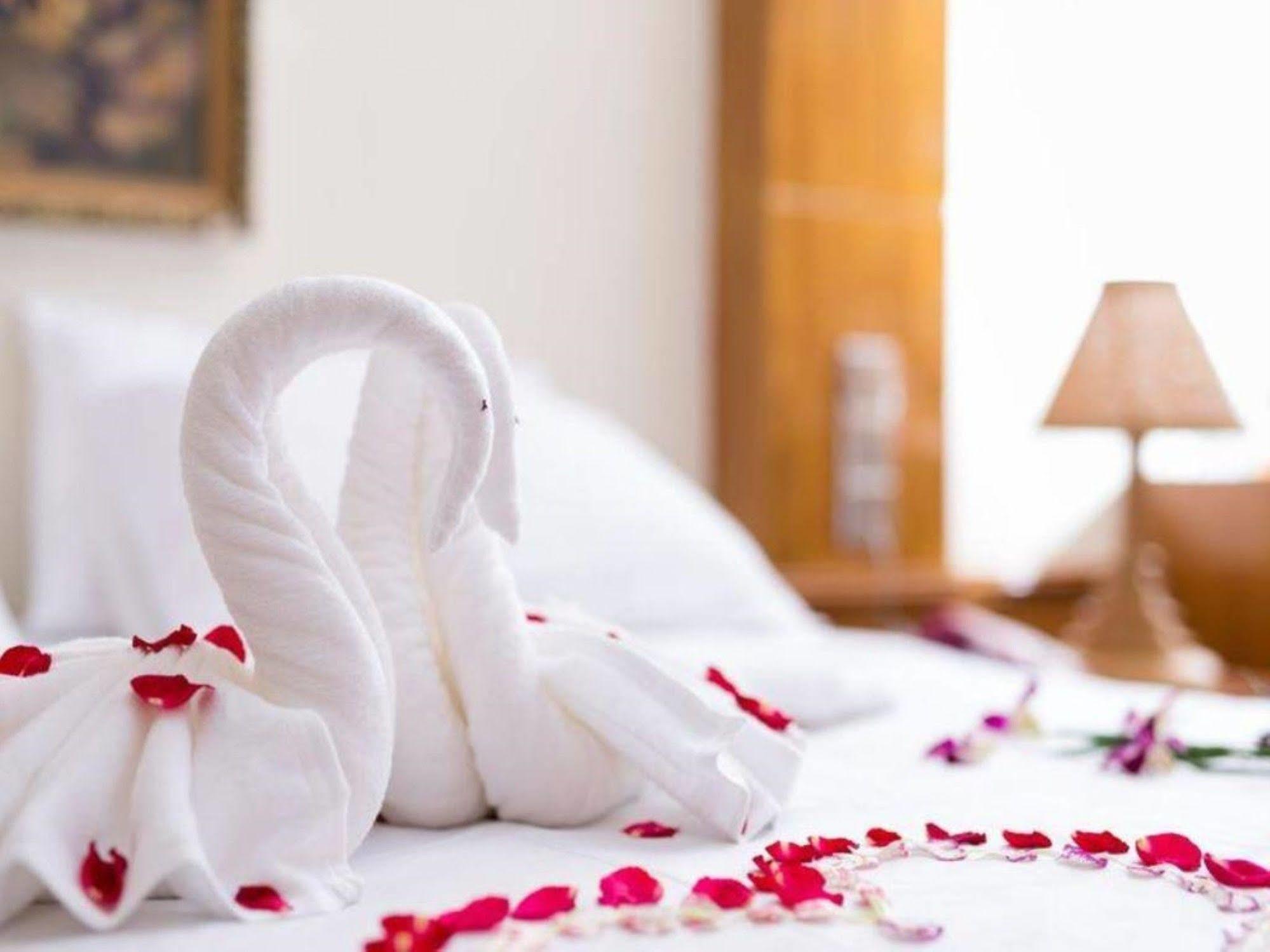 Su Tine San Royal Palace Hotel Bagan Dış mekan fotoğraf