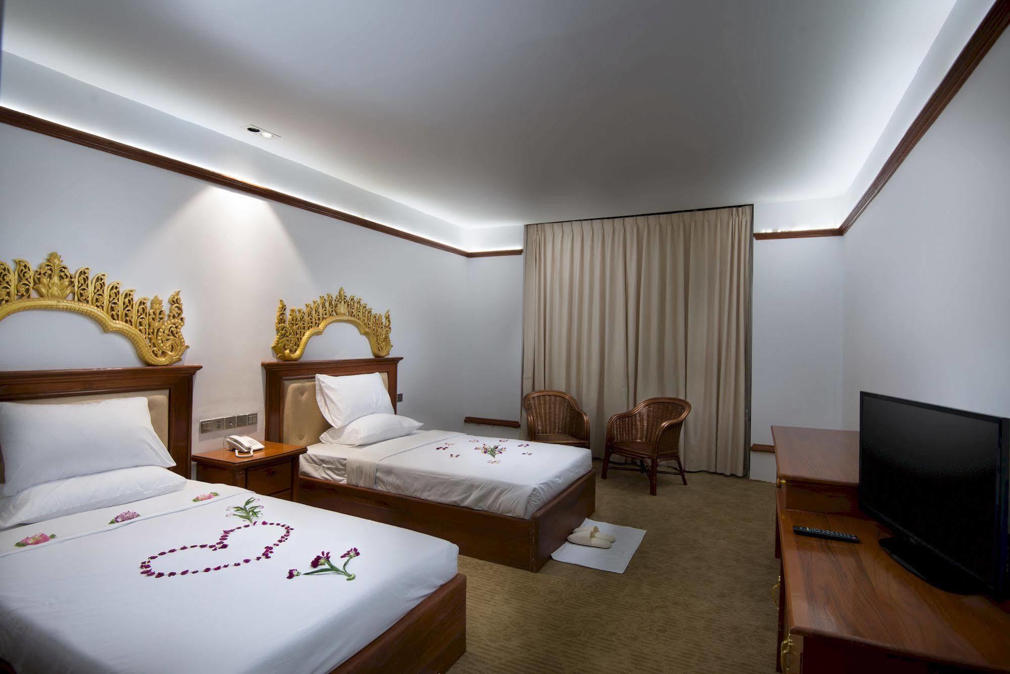 Su Tine San Royal Palace Hotel Bagan Dış mekan fotoğraf