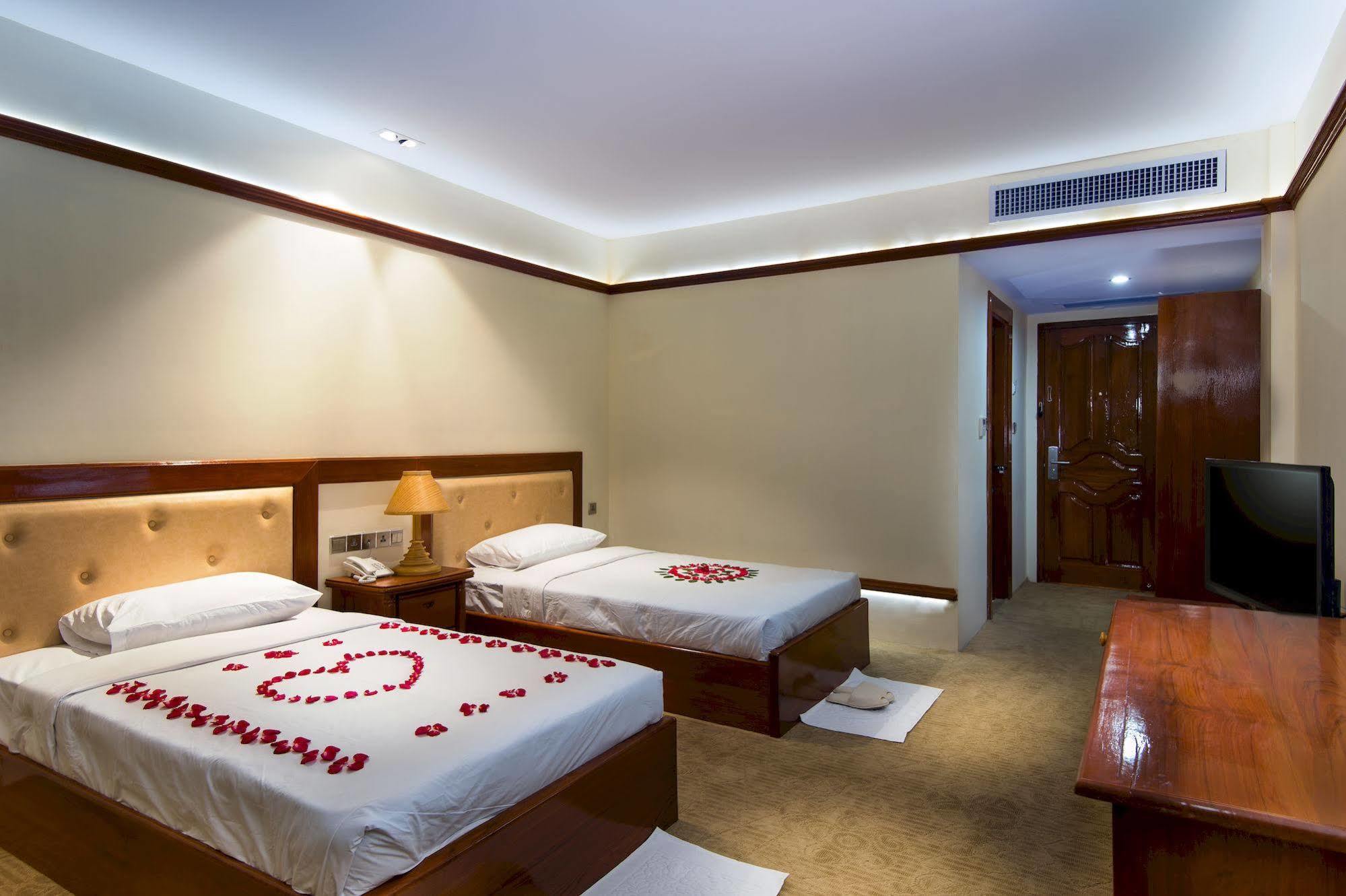 Su Tine San Royal Palace Hotel Bagan Dış mekan fotoğraf